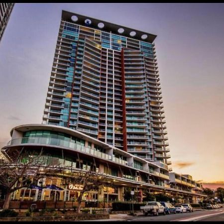 Marina Ocean View At The Shores Gold Coast Exterior photo