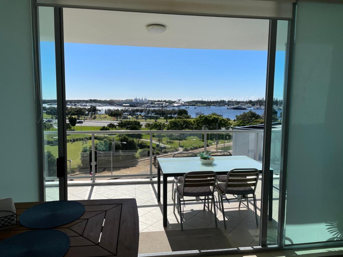 Marina Ocean View At The Shores Gold Coast Exterior photo