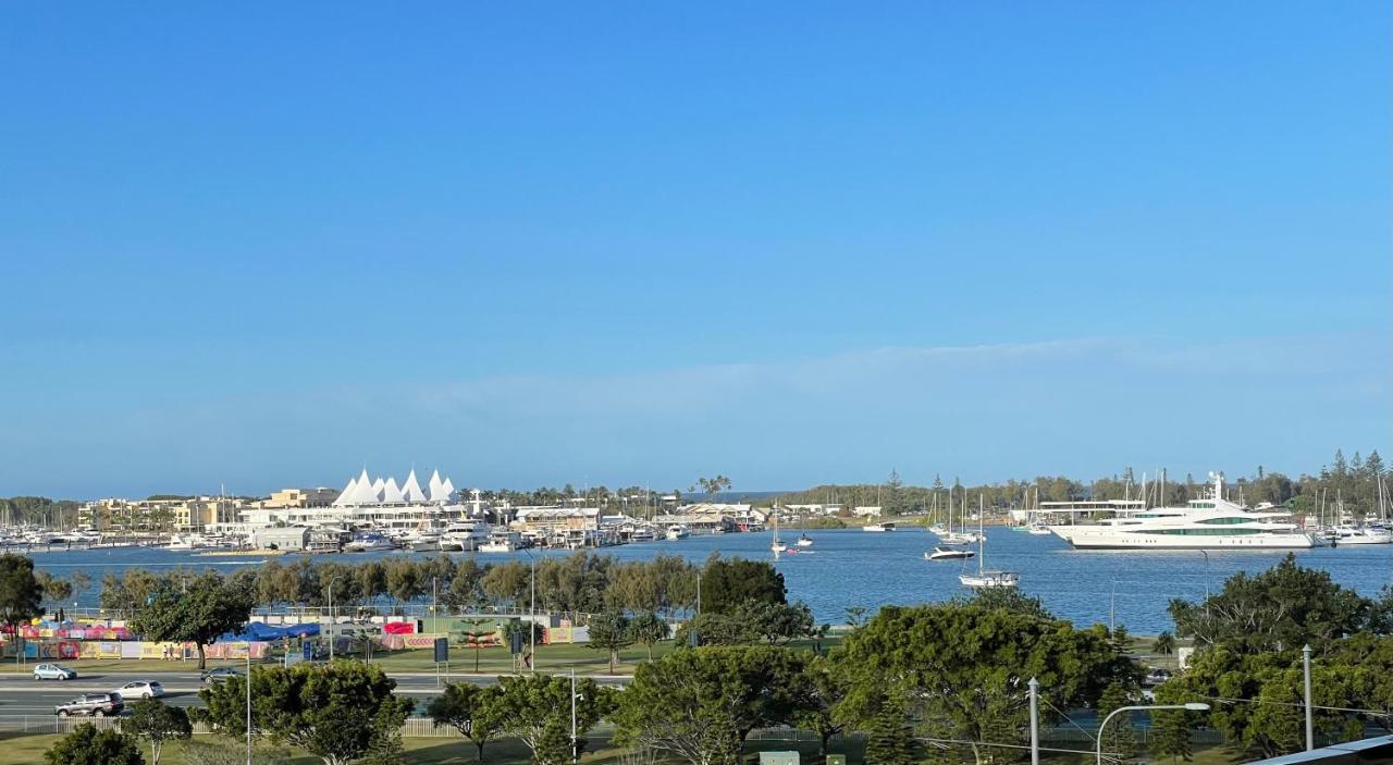 Marina Ocean View At The Shores Gold Coast Exterior photo